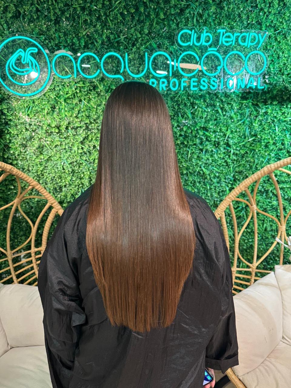 Alisado Hair Therapy de AcquaCoco: Cabello Liso, Brillante y Saludable Si buscas un cabello más liso, sin encrespamiento y con un brillo espectacular, el tratamiento Hair Therapy de AcquaCoco es una de las mejores opciones para transformar tu melena sin renunciar a la salud capilar. ¿Qué es el alisado Hair Therapy de AcquaCoco? Hair Therapy de AcquaCoco es un tratamiento capilar avanzado que combina ingredientes de alta calidad para disciplinar el cabello, eliminar el frizz y aportar una hidratación profunda. A diferencia de otros tratamientos agresivos, su fórmula está diseñada para mejorar la fibra capilar mientras consigue un efecto liso natural y elegante. Este tratamiento actúa desde el interior del cabello, restaurando su estructura y creando una barrera protectora que ayuda a mantener la hidratación y el brillo durante más tiempo. Beneficios del tratamiento Hair Therapy Los resultados son visibles desde la primera aplicación: ✅ Reducción del encrespamiento hasta en los cabellos más rebeldes. ✅ Cabello más liso, suave y fácil de peinar. ✅ Aumento del brillo natural y aspecto saludable. ✅ Hidratación profunda y reparación de la fibra capilar. ✅ Menor tiempo de secado y peinado. ✅ Protección frente a la humedad ambiental. ✅ Movimiento natural sin efecto rígido. ¿Qué resultados podemos conseguir? El tratamiento Hair Therapy de AcquaCoco permite conseguir un cabello disciplinado, sedoso y con un acabado natural. Dependiendo del tipo de cabello, los resultados pueden variar desde una reducción significativa del volumen y el encrespamiento hasta un efecto liso prácticamente perfecto. Es ideal para personas con: Cabello encrespado. Cabello dañado o castigado por tratamientos químicos. Cabello con exceso de volumen. Melenas difíciles de peinar. Cabellos que pierden rápidamente la hidratación. Tras el tratamiento, el cabello luce más sano, brillante y manejable, manteniendo su movimiento natural y una apariencia cuidada durante semanas. ¿Para quién está recomendado? Hair Therapy de AcquaCoco está indicado para todo tipo de cabellos, especialmente para quienes desean olvidarse del frizz, reducir el tiempo de peinado y disfrutar de una melena impecable cada día. Si sueñas con un cabello suave, brillante y perfectamente controlado, el alisado Hair Therapy de AcquaCoco es la solución ideal para recuperar la belleza natural de tu melena y disfrutar de resultados profesionales duraderos. Alisado Hair Therapy, AcquaCoco Hair Therapy, tratamiento antiencrespamiento, alisado profesional, cabello liso y brillante, tratamiento capilar hidratante, eliminar frizz, alisado de larga duración, reparación capilar, tratamiento para cabello dañado. alisado brasileño de acquacoco alisado brasileño de coco alisado brasileño coconut alisado acqua coco precio alisado brasileño cocoa acqua coco alisado amazon acqua coco alisado opiniones acqua coco alisado alisado acqua coco opiniones alisado acqua coco alisado brasileño coco alisado brasileño kativa alisado brasileño kativa kit alisado brasileño keratina alisado brasileño kativa alisado brasileño opiniones keratimask alisado brasileño kativa alisado brasileño instrucciones kativa alisado brasileño donde lo venden kit alisado brasileño kativa post alisado brasileño kareol alisado brasileño alisado brasileño amazon alisado brasileño antes y después alisado brasileño azul alisado brasileño argan alisado brasileño aplicación alisado brasileño arenal alisado brasileño acido hialuronico alisado brasileño aruma alisado brasileño alfaparf alisado brasileño alicante amazon alisado brasileño amazon kativa alisado brasileño apc alisado brasileño alisante kativa alisado brasileño acondicionador para alisado brasileño alisado japones vs alisado brasileño arenal alisado brasileño alisado organico vs alisado brasileño aplicacion alisado brasileño kativa aplicacion de alisado brasileño alisado brasileño barcelona alisado brasileño beneficios alisado brasileño brunette alisado brasileño brazilian alisado brasileño brasil cacau alisado brasileño blonde alisado brasileño brunette kativa alisado brasileño be natural alisado brasileño bodega aurrera alisado brasileño blondette beneficios del alisado brasileño be natural keratimask kit alisado brasileño bk alisado brasileño brasil cacau eco keratin alisado brasileño pack be natural kit de alisado brasileño con keratina btx alisado brasileño be natural alisado brasileño botox alisado brasileño be natural kit de alisado brasileño be natural pack alisado brasileño sin formol alisado brasileño cual es el mejor alisado brasileño cuanto dura alisado brasileño carrefour alisado brasileño como se hace alisado brasileño cerca de mi alisado brasileño casero alisado brasileño con keratina alisado brasileño consum alisado brasileño con formol alisado brasileño cuanto cuesta cuanto dura el alisado brasileño como se aplica el alisado brasileño como se hace el alisado brasileño cual es el alisado brasileño como es el alisado brasileño como aplicar kativa alisado brasileño como se hace el alisado brasileño en casa cuanto cuesta el alisado brasileño como se usa el alisado brasileño como hacer el alisado brasileño alisado brasileño druni alisado brasileño druni opiniones alisado brasileño de kativa alisado brasileño daña el pelo alisado brasileño duración alisado brasileño donde lo venden alisado brasileño dara alisado brasileño de chocolate alisado brasileño de keratina alisado brasileño de kativa precio druni alisado brasileño diferencia entre keratina y alisado brasileño donde venden kativa alisado brasileño donde comprar alisado brasileño druni kativa alisado brasileño damara alisado brasileño dara alisado brasileño diferencia entre alisado brasileño y japones dara profesional alisado brasileño diferencia entre alisado brasileño y marroqui alisado brasileño en casa alisado brasileño es bueno para el pelo alisado brasileño en casa opiniones alisado brasileño es keratina alisado brasileño en que consiste alisado brasileño evans alisado brasileño en caja alisado brasileño es bueno alisado brasileño es termoactivo alisado brasileño es permanente el alisado brasileño tiene formol el alisado brasileño daña el cabello el alisado brasileño es bueno el alisado brasileño en que consiste el alisado brasileño el alisado brasileño se enjuaga el alisado brasileño cuanto dura el mejor alisado brasileño el alisado brasileño se activa con calor efectos secundarios del alisado brasileño alisado brasileño fuengirola alisado brasileño farmatodo alisado brasileño farmacia guadalajara alisado brasileño farmacia alisado brasileño fotos alisado brasileño floractive alisado brasileño fermodyl alisado brasileño floractive marruecos golden plus para peluqueros alisado brasileño formol alisado brasileño fuerte fisioterapia alisado brasileño fotos de alisado brasileño faube alisado brasileño funciona el alisado brasileño de kativa fitoterapia alisado brasileño felps alisado brasileño felps omega zero 500 ml alisado brasileño fotos de kativa alisado brasileño farmatodo alisado brasileño alisado brasileño sin formol alisado brasileño granada alisado brasileño guatemala alisado brasileño garnier alisado brasileño glauci alisado brasileño gold alisado brasileño groupon alisado brasileño glauci paso a paso alisado brasileño gijon alisado brasileño grace unique alisado brasileño getafe glauci alisado brasileño grace alisado brasileño glauci alisado brasileño opiniones garnier alisado brasileño groupon alisado brasileño gold diamond alisado brasileño glauci alisado brasileño precio kativa alisado brasileño farmacia guadalajara alisado brasileño precio guatemala kativa alisado brasileño precio guatemala alisado brasileño hombre alisado brasileño h5 alisado brasileño h5 keratina sin formol kit alisado brasileño happy anne alisado brasileño h5 keratina alisado brasileño h5 keratina sin formol kit 225ml alisado brasileño hidratante kareol alisado brasileño heb alisado brasileño hace daño alisado brasileño huelva h5 alisado brasileño happy anne #superalisado kit alisado brasileño happy anne alisado brasileño han retirado kativa alisado brasileño hf pro alisado brasileño historia del alisado brasileño como hacer un alisado brasileño paso a paso alisado brasileño irun alisado brasileño instrucciones alisado brasileño inkafarma alisado brasileño ingredientes alisado brasileño inoar alisado brasileño imagen alisado brasileño italian max alisado brasileño io planet opiniones alisado brasileño.insuficiencia renal alisado brasileño in english instrucciones kativa alisado brasileño imagen de alisado brasileño ipanema salón expertos en alisado brasileño keratina taninoplastia reseñas inoar alisado brasileño imagen de kativa alisado brasileño instrucciones del alisado brasileño ipanema salón expertos en alisado brasileño keratina taninoplastia fotos ingredientes kativa alisado brasileño ipanema salón expertos en alisado brasileño keratina taninoplastia inkafarma alisado brasileño alisado brasileño japones diferencias alisado brasileño jumbo alisado brasileño japones kativa alisado brasileño jumbo alisado brasileño japonés alisado japones y brasileño diferencias que es mejor alisado japones o brasileño alisado japones brasileño alisado brasileño kativa alisado brasileño kativa contraindicaciones alisado brasileño keratina alisado brasileño kativa paso a paso alisado brasileño kativa primor alisado brasileño keratimask alisado brasileño kativa druni alisado brasileño kativa como se aplica alisado brasileño kativa opiniones alisado brasileño kativa amazon alisado brasileño lissa alisado brasileño lissa by extreme hair alisado brasileño la brasiliana alisado brasileño let me be alisado brasileño libre de formol alisado brasileño lavado inmediato alisado brasileño luminoliss alisado brasileño lola alisado brasileño lider alisado brasileño liquido lissa alisado brasileño lissa alisado brasileño nanoplastia lissa alisado brasileño paso a paso lissa alisado brasileño nanoplastia rubios lissa alisado brasileño opiniones lissa by extreme hair alisado brasileño lissa alisado brasileño nanoplastia opiniones liquido alisado brasileño luxury alisado brasileño let me be alisado brasileño alisado brasileño mercadona alisado brasileño madrid alisado brasileño mix profesional alisado brasileño malaga alisado brasileño murcia alisado brasileño mercadona precio alisado brasileño marcas alisado brasileño morado alisado brasileño maicao alisado brasileño milano mix profesional alisado brasileño milano cosmetics alisado brasileño 4 onzas milagrosa alisado brasileño milano alisado brasileño mejor alisado brasileño mix profesional alisado brasileño opiniones milano cosmetics alisado brasileño 4 onzas tiene formol mejor alisado brasileño profesional mercadona alisado brasileño milano cosmetics alisado brasileño alisado brasileño nanoplastia alisado brasileño nirvel opiniones alisado brasileño natural kativa alisado brasileño naranja alisado brasileño natural alisado brasileño nirvel alisado brasileño new you alisado brasileño normal alisado brasileño negro alisado brasileño nanoplastia lissa nanoplastia alisado brasileño new you alisado brasileño nirvel alisado brasileño novex alisado brasileño nanoplastia floractive alisado brasileño organico playas en tijuana nirvel alisado brasileño con glioxilico nanoplastia lissa alisado brasileño nuevo alisado brasileño nanoplastia vs alisado brasileño nanoplastia o alisado brasileño cual es mejor alisado brasileño brasileño alisado brasileño de pelo alisado brasileño profesional alisado brasileño organico alisado brasileño o keratina alisado brasileño opiniones alisado brasileño o japones alisado brasileño o taninoplastia alisado brasileño onix alisado brasileño original alisado brasileño organico sin formol alisado brasileño onix modo de uso alisado brasileño o nanoplastia opiniones kativa alisado brasileño onix alisado brasileño opiniones de vegliss alisado brasileño de queratina vegetal opiniones de keratimask kit alisado brasileño opiniones de balayage boadilla del monte alisado brasileño opiniones alisado brasileño oferta de alisado brasileño organix kit alisado brasileño straight kativa onix deluxe alisado brasileño opiniones de diseño de cejas pamplona alisado brasileño alisado brasileño primor alisado brasileño precio alisado brasileño precio peluqueria alisado brasileño peluquería alisado brasileño paso a paso alisado brasileño primaprix alisado brasileño pelo teñido alisado brasileño peluquería y estética alisado brasileño primor opiniones primor alisado brasileño producto alisado brasileño precio del alisado brasileño precio de kativa alisado brasileño post alisado brasileño kativa primont alisado brasileño productos para alisado brasileño post alisado brasileño primont liso total alisado brasileño para que sirve el alisado brasileño alisado brasileño que es alisado brasileño quema el pelo alisado brasileño que tan bueno es alisado brasileño que contiene alisado brasileño que tiempo dura alisado brasileño quito alisado brasileño que tal es alisado brasileño que hace alisado brasileño para que sirve alisado brasileño para que tipo de cabello que es el alisado brasileño que champú usar después de un alisado brasileño que tan bueno es el alisado brasileño que contiene el alisado brasileño que es mejor alisado brasileño o keratina que tiempo dura el alisado brasileño que tan bueno es el alisado brasileño kativa que tal.es el alisado brasileño que precio tiene el alisado brasileño que es kativa alisado brasileño alisado brasileño rosario alisado brasileño rosado alisado brasileño resultados alisado brasileño republica dominicana alisado brasileño rubio alisado brasileño richee alisado brasileño recamier alisado brasileño recomendaciones alisado brasileño reseñas alisado brasileño reparador kareol recamier alisado brasileño reseñas de kativa alisado brasileño recamier keratina alisado brasileño resultados del alisado brasileño resultado alisado brasileño kativa retirada kativa alisado brasileño retoque de alisado brasileño kit alisado brasileño reparador kareol kativa alisado brasileño precio costa rica alisado brasileño sin plancha alisado brasileño santander alisado brasileño sin formol opiniones alisado brasileño super selectos alisado brasileño super salon alisado brasileño select one alisado brasileño shampoo alisado brasileño sin formol primont alisado brasileño style keratin shampoo alisado brasileño shampoo sin sal para alisado brasileño shampoo para alisado brasileño shampoo post alisado brasileño style keratin tratamiento intensivo alisado brasileño es bueno style keratin alisado brasileño como se aplica shampoo kativa alisado brasileño straightening mask kativa alisado brasileño shampoo kativa post alisado brasileño super alisado brasileño alisado brasileño tiene formol alisado brasileño tia alisado brasileño tottus alisado brasileño termoactivo alisado brasileño tenerife alisado brasileño tratamiento alisado brasileño tratamiento intensivo alisado brasileño target alisado brasileño tarragona alisado brasileño thader pharma opiniones tratamiento intensivo alisado brasileño tratamiento intensivo alisado brasileño style keratin tratamiento alisado brasileño tratamiento kativa de alisado brasileño tratamiento kativa de alisado brasileño 1 pza tratamiento intensivo alisado brasileño como se aplica tratamiento capilar kativa kit alisado brasileño tijuca alisado brasileño the new alisado brasileño tinte alisado brasileño alisado brasileño un solo paso alisado brasileño unimarc alisado brasileño uso alisado brasileño unika alisado brasileño usa alisado brasileño unique alisado brasileño como usar kativa alisado brasileño uso alisado brasileño kativa como usar un alisado brasileño cuanto dura un alisado brasileño cuanto cuesta un alisado brasileño como hacer un alisado brasileño como aplicar un alisado brasileño como usar kativa alisado brasileño como hacer un alisado brasileño en casa como se hace un alisado brasileño alisado brasileño vegliss alisado brasileño vegano alisado brasileño valencia alisado brasileño vegliss opiniones alisado brasileño vigo alisado brasileño vs keratina alisado brasileño valladolid alisado brasileño verde alisado brasileño vegano kativa alisado brasileño vs alisado japones veg liss alisado brasileño veg liss alisado brasileño opiniones vegliss alisado brasileño de keratina vegetal ventajas y desventajas del alisado brasileño video de alisado brasileño video kativa alisado brasileño vitane alisado brasileño ventajas del alisado brasileño valor alisado brasileño vegliss alisado brasileño vegetal alisado brasileño walmart alisado brasileño walgreens alisado brasileño wella kativa alisado brasileño walmart alisado brasileño precio walmart kativa alisado brasileño walgreens alisado brasileño floractive w one nano protein 1 x 1l wow alisado brasileño alisado brasileño en españa walmart alisado brasileño walmart com mx kativa alisado brasileño walmart kativa alisado brasileño walmart com mx alisado brasileño alisado brasileño xq alisado brasileño xpress alisado brasileño xikliss alisado brasileño xpress kativa keratin alisado brasileño xpress kativa alisado brasileño xtreme care kativa alisado brasileño xpress keratin vegetal kativa alisado brasileño xpress opiniones kativa alisado brasileño xtra shine keratin alisado brasileño xpress de kativa xikliss alisado brasileño alisado brasileño liso total x200 ml primont kativa keratin alisado brasileño xpress kit alisado brasileño vegano xpress doble keratina kativa keratin kit alisado brasileño xpress kativa kit alisado brasileño vegano xpress doble keratina alisado brasileño y keratina es lo mismo alisado brasileño y tinte alisado brasileño y japones diferencias alisado brasileño y organico alisado brasileño yamaliss alisado brasileño y lactancia alisado brasileño yama alisado brasileño y japones alisado brasileño y keratina diferencia yamaliss alisado brasileño yamaliss alisado brasileño como se aplica yama alisado brasileño youtube alisado brasileño kativa youtube alisado brasileño diferencia entre nanoplastia y alisado brasileño champú y acondicionador alisado brasileño alisado brasileño zaragoza alisado brasileno set za ravnanje kose kativa alisado brasileno zestaw do keratynowego prostowania włosów kativa alisado brasileno set za ravnanje kose peglom kativa alisado brasileno zestaw do keratynowego prostowania włosów dla blondynek kativa alisado brasileno zestaw do keratynowego prostowania włosów dla brunetek alisado brasileño ofertas alisado brasileño comprar alisado brasileño mujer alisado brasileño precios alisado brasileño 6 meses alisado brasileño 1 paso alisado brasileño barato alisado brasileño 12 semanas alisado brasileño 14 semanas alisado brasilero 1 litro alisado brasileño 100 dias alisado brasileño 1 año alisado brasileño kativa 12 semanas kativa alisado brasileño 14 semanas kit kativa alisado brasileño 12 semanas alisado brasileño kativa natural kit 1 un kativa kit alisado brasileño hialurónico sin formol 150 ml alisado brasileño profesional brazilian keratin 1000ml be natural kit alisado brasileño keratimask sin formol 150 ml kit alisado brasileño sin formol kativa liso por 10 semanas kativa kit alisado brasileño kativa keratina y argán 145ml kareol alisado brasileño hidratante todo tipo de cabello 12 semanas alisado brasileño 24k gold alisado brasileño 24 semanas alisado brasileño 2 pasos kativa alisado brasileño 225 ml kativa alisado brasileño 2 kareol alisado brasileño 227ml alisado brasileño royal gold 24k kativa sin formol alisado brasileño 225gr kit alisado brasileño kativa 225 ml alisado brasileno straightening kit 225 ml kativa kit alisado brasileño original 225g alisado lixplex 2 en 1 real brasileño alisado brasileño 3d alisado brasileño 3 pasos alisado brasilero cristal 3d alisado organico 3d brasileño shampoo post alisado brasileño 355 ml kativa kativa nuevo post alisado brasileño 3 productos alisado brasileño 24k shampoo kativa post alisado brasileño 355 ml kit de alisado brasileño brasil cacau eco keratin 3x110ml kit de alisado brasileño smoothing protein cadiveu brasil cacau (3x110ml) alisado brasileño baratos kativa alisado brasileño potion 4 alisado brasileño pack kativa alisado brasileño premium ácido hialuronico potion 4 alisado brasileño 6d kativa alisado brasileño profesional lote 6 piezas unisex alisado 6 meses alisado brasileno precio La historia de ACQUACÔCO ACQUACÔCO Professional es una marca especializada en tratamientos capilares profesionales que nació con el objetivo de ofrecer soluciones innovadoras para el cuidado, la recuperación y el alisado del cabello. La filosofía de la marca se basa en combinar tecnología cosmética avanzada con los beneficios naturales del coco, desarrollando fórmulas pensadas tanto para profesionales de la peluquería como para quienes buscan mantener un cabello sano y brillante en casa. [acquacocousa.com], [acquacocousa.com] Según la información de la marca, ACQUACÔCO comenzó identificando las necesidades reales de los profesionales de la belleza y las limitaciones de muchos tratamientos capilares tradicionales. A partir de esa experiencia se desarrollaron productos orientados a reparar, hidratar, nutrir y embellecer el cabello sin comprometer su salud. [acquacocousa.com] Ventajas de los productos ACQUACÔCO 1. Fórmulas enriquecidas con coco Todos los productos están elaborados con agua de coco y pulpa de coco verde, ingredientes conocidos por su capacidad hidratante y nutritiva para el cabello. [acquacocousa.com] 2. Hidratación profunda El aceite de coco presente en sus fórmulas ayuda a retener la humedad, reduciendo la sequedad y mejorando la suavidad de la fibra capilar. [acquacocousa.com] 3. Mayor brillo y sedosidad Los tratamientos están diseñados para devolver luminosidad al cabello apagado, consiguiendo un acabado más brillante, sedoso y saludable. [acquacocousa.com] 4. Reparación del cabello dañado La línea incluye tratamientos Detox, Post Química y Blond Solution, enfocados en recuperar cabellos sometidos a coloraciones, decoloraciones o procesos químicos intensivos. [acquacoco.com], [acquacocousa.com] 5. Alisado profesional sin formaldehído Uno de sus productos estrella es el sistema de Detox, Terapia y Alisado, desarrollado sin formaldehído y capaz de proporcionar un alisado eficaz mientras hidrata y repara la fibra capilar. [acquacocousa.com] 6. Versatilidad para diferentes tipos de cabello Sus tratamientos pueden aplicarse en cabellos lisos, ondulados, rizados, afro, teñidos o decolorados, adaptándose a distintas necesidades capilares. [acquacocousa.com] 7. Resultados profesionales La marca está orientada al sector profesional de la peluquería, ofreciendo protocolos específicos para tratamientos de nutrición, reconstrucción, cauterización y mantenimiento del cabello. [acquacocousa.com], [acquacocousa.com] ¿Por qué elegir ACQUACÔCO? ACQUACÔCO destaca por combinar ingredientes naturales derivados del coco con tecnología cosmética profesional, ofreciendo tratamientos que no solo mejoran la estética del cabello, sino que también contribuyen a su recuperación, hidratación y fortalecimiento desde el interior. [acquacocousa.com], [acquacocousa.com] Resultado: un cabello más sano, brillante, fuerte, suave y protegido frente a las agresiones químicas y ambientales. [acquacocousa.com]